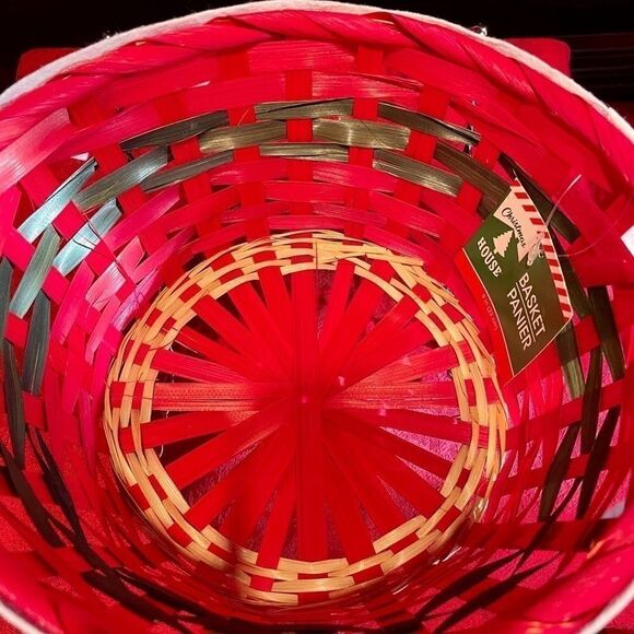 8 SANTA BASKETS 8.5”x4” NWT - Picture 3 of 4